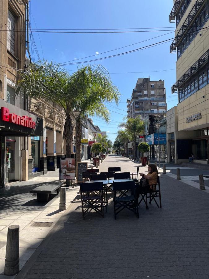 Hermoso Departamento Sobre La Peatonal Estacionamiento Incluido Concordia Bagian luar foto